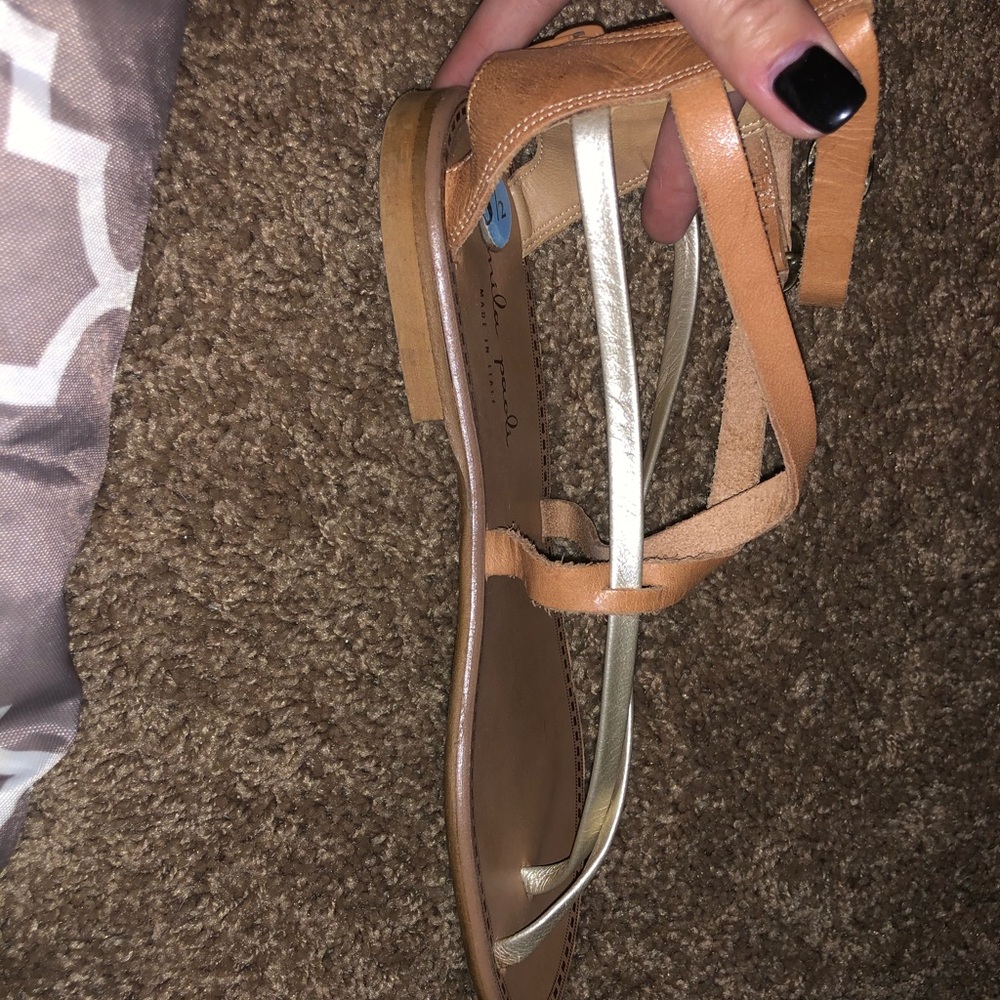 🦋 2 for 25 🦋 Mila Paoli Strappy Sandals